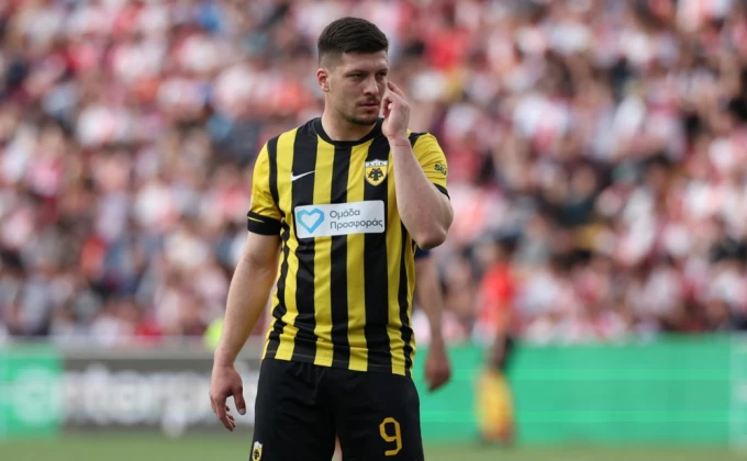 Novo interesovanje, šta će odlučiti Luka Jović?