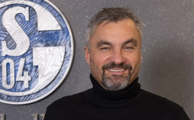 Read more about the article Šalke dobio novog trenera, pred njim je najteži mogući zadatak