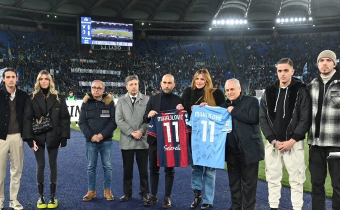 Read more about the article Kup Italije – Lacio izbacio Bolonju, meč obeležila – počast za Sinišu Mihajlovića!