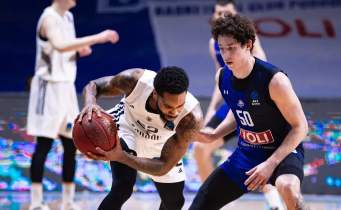 Budućnost deklasirala londonske "lavove", Tanasković odličan