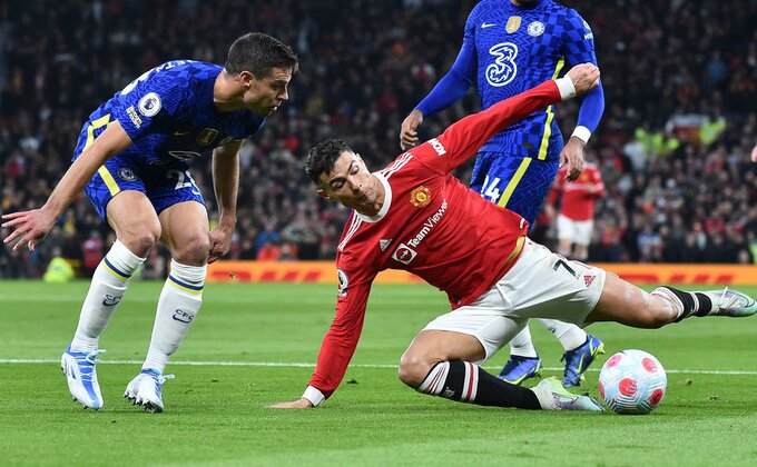 Read more about the article Lista razloga još duža – Ronaldo bio na putu za Čelsi (?!), igrači prestali da ga slušaju!