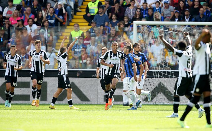 Read more about the article Inzagi uzalud menjao dvojicu nakon pola sata, Udineze srušio Inter i postao lider Serije A!