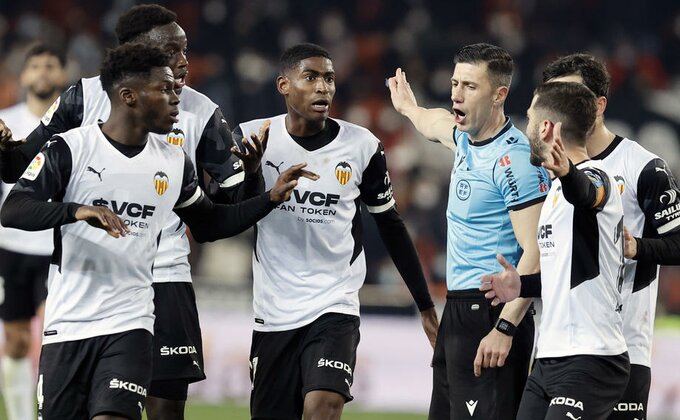 Valencia defended "Mestalla", Sevilla was left without two points thumbnail