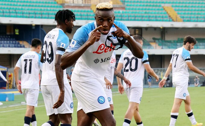 Read more about the article Demoliranje! Napoli gubio, pa se razgoropadio protiv Verone!