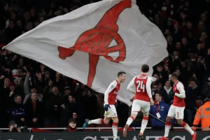 Puca u Arsenalu sa svih strana, ali on je siguran - Potpis na "Emirejtsu"
