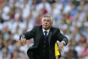 Nova povreda, Anćeloti u problemu