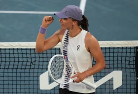 AO - Švjontek lako sa Medison Inglis, za polufinale sa Ribakinom