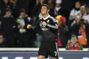 Kad je CR7 raspoložen, svi dobijaju autogram!