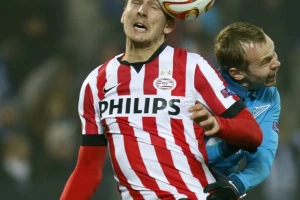 Eredivizija: Novi trijumf PSV-a, golčina De Jonga