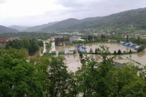 Stadion Mladosti iz Lučana totalno poplavljen (FOTO)