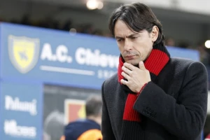 Milan koristi situaciju u Parmi?