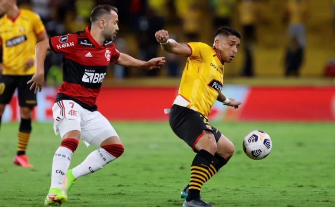 EPA/FRANKLIN JACOME / POOL