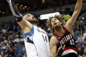 Pekovićev dres za pomoć Partizanu