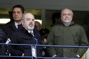 Predsednik Napolija kritikovao i trenera Sarija i sve igrače, osim jednog!