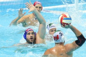 Ispao aktuelni prvak sveta, Srbija u polufinalu protiv ''gol mašine''!