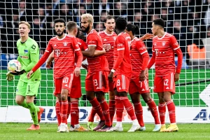 Čupo-Moting sa dva hica upozorio Srbiju, Dortmund ima novo čudo od deteta!