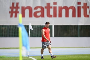 Šaćirijev oporavak ne teče kako su očekivali, ali on bi da igra po svaku cenu!