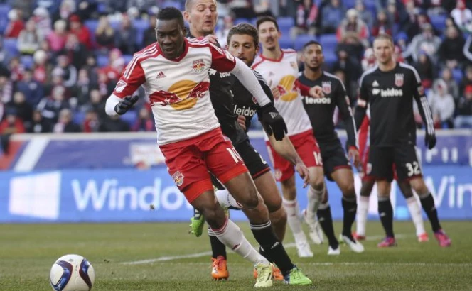 Beta/AP Photo/John Minchillo