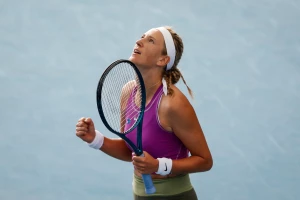 Čarlston - Žaber proradila, Azarenka prekinula crni niz