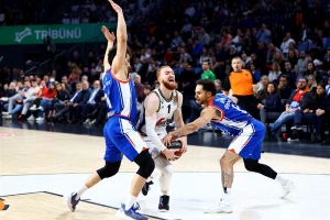 Virtus digao ruke od Evrolige, Efes se približio Partizanu i pobegao Zvezdi