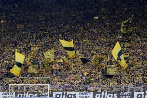 NEVIĐENI korteo navijača Borusije iz Dortmunda!