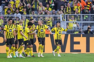 Dortmund nemilosrdno juri vrh Bundeslige - Sedam golova u derbiju kola