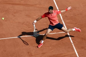 Hačanov dva sata mučio Novaka, ali 7:0 je sve promenilo - Nole u polufinalu Rolan Garosa!