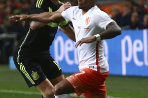 Hitronogi Holanđanin u Svonsiju