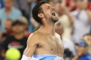 ATP - Novak "juri" sam sebe, još malo do 400