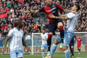 Lacio hita ka LŠ, Menez pogurao Milan, tužni Inter, čudo u Veroni!