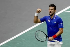 Novak na kratko odložio reket i zamenio ga golf palicom - Jedan potez sve oduševio