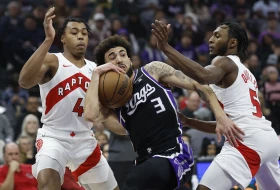 Zvanično - Unikaha našla NBA zamenu za Kartera!