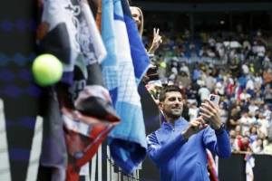 Forma na vrhuncu i četvrtfinale, Novak naterao Francuza da se smeje od muke!