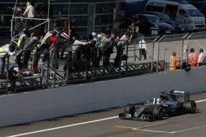 F1 - Fetel razdvojio Hamiltona i Rozberga!