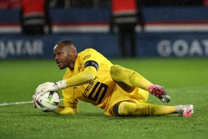 Proslavio 40. rođendan i "svirao" kraj - Mandanda završio karijeru