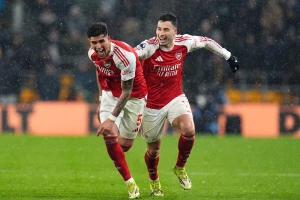 Frustrirani Arsenal kao da odbija titulu, kiks na "Molinou"!