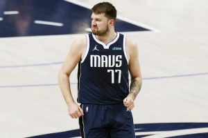 Dončić se povredio, Dalas u problemu