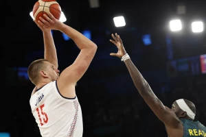 FIBA i slika Nikole Jokića oduševila svet: "Zaustavite svoje konje, Džoker je u Parizu!"