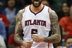 Nezaboravna scena iz NBA - Lopta može pored Antića, al' Lebron ne može!
