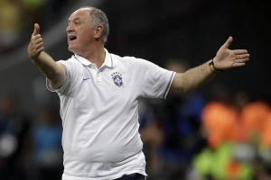 Simpatično - Pogledajte kako Podolski brani penal svom sinu!