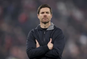 Dok čega rasplet oko Bonifejsa, Ćabi Alonso dobio pojačanja iz Rima i Birmingema