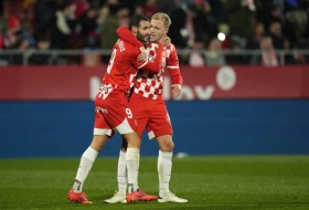 Užasne vesti za Đironu - Van de Bek šest meseci van terena!