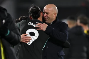 Jasni signali da idu - Slot izostavio Nunjeza i Dijaza za meč protiv Milana