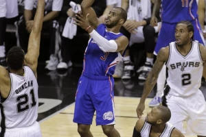 Prsten menja gospodara!