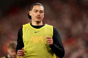 Šta uradi crni Darvine? Ovim je potpisao ispisnicu iz Liverpula