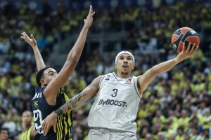 Šoping terapija Olimpijakosa, Amerikanac iz Pariza stiže u Pirej!