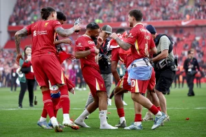 Liverpul - Titula, parada, a onda?