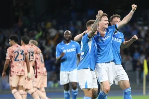 Vanja video šampionski Napoli, Mektominej hita ka božanskom statusu podno Vezuva!