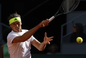 Zverev silovito do osmine finala Halea