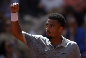 Fils nadigrao Menšika za finale turnira u Dohi